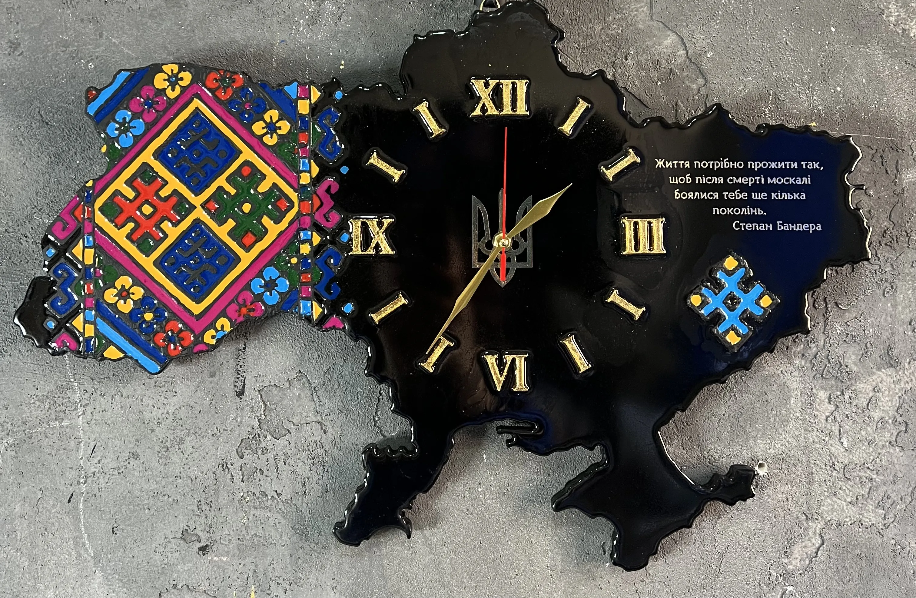 Зображення "Файний годинник" від Катерина Зубік, розмір: 40х60, матеріали: Мдф, текстурна паста,епоксидна смола, акрил, поталь, годинникова система, стікери, медіум: Мішана техніка, місто: Україна, Львів, серія: файний годинник, ціна: $200 (≈ 8 960 грн) Фото 1 з 17.