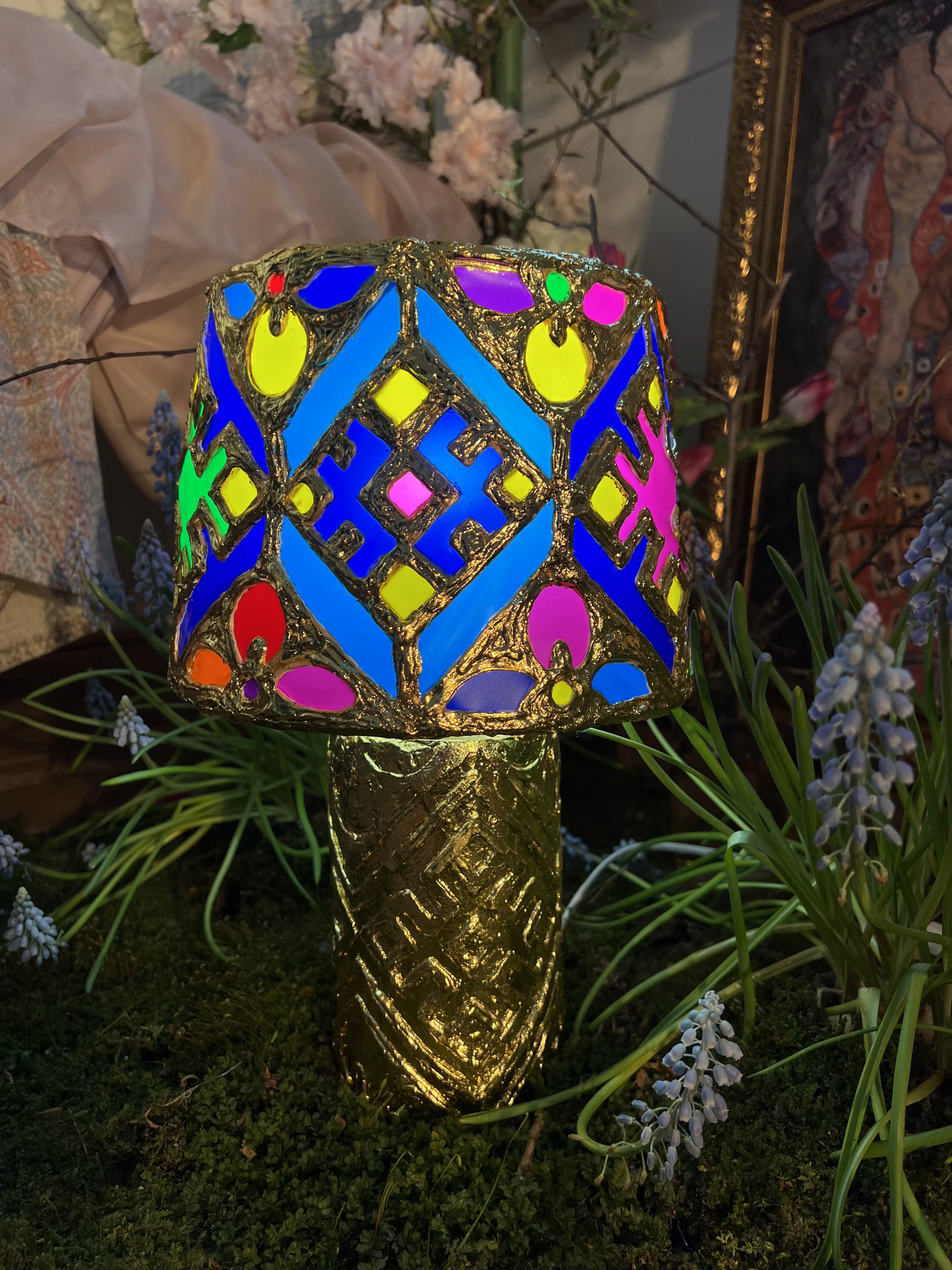 Image of Файне світло  by Kateryna Zubik, size: 45х30 см , made of Кераміка, оракал, текстурна паста , поло золота , лампа , Mixed media medium, part of the файне світло series, priced at $350 (≈ 15,680 грн) Photo 10 of 12.